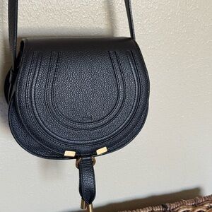 CHLOE SMALL MARCIE SADDLE BAG IN
GRAINED LEATHER BLACK